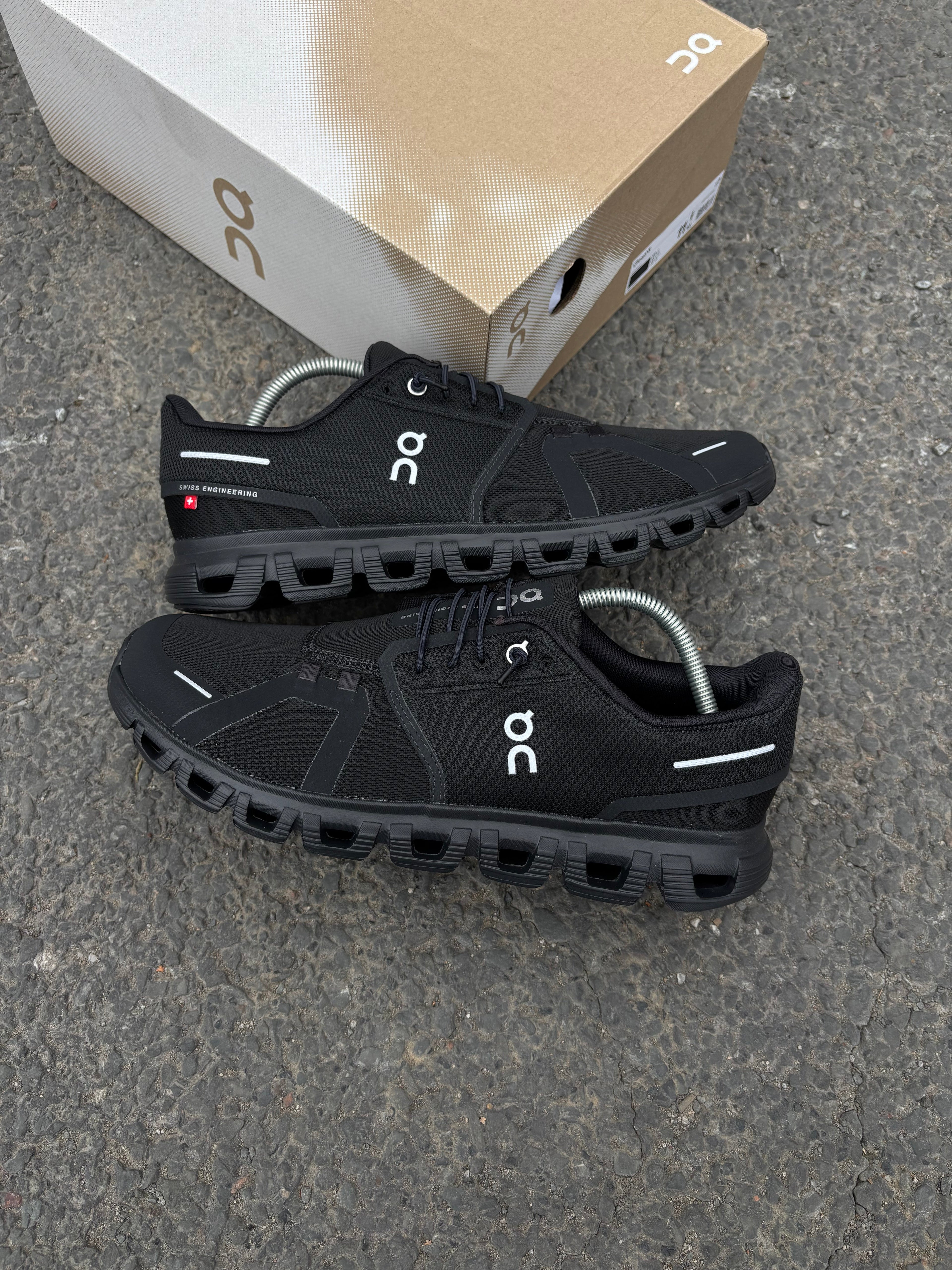 On Cloud 6 Triple Black