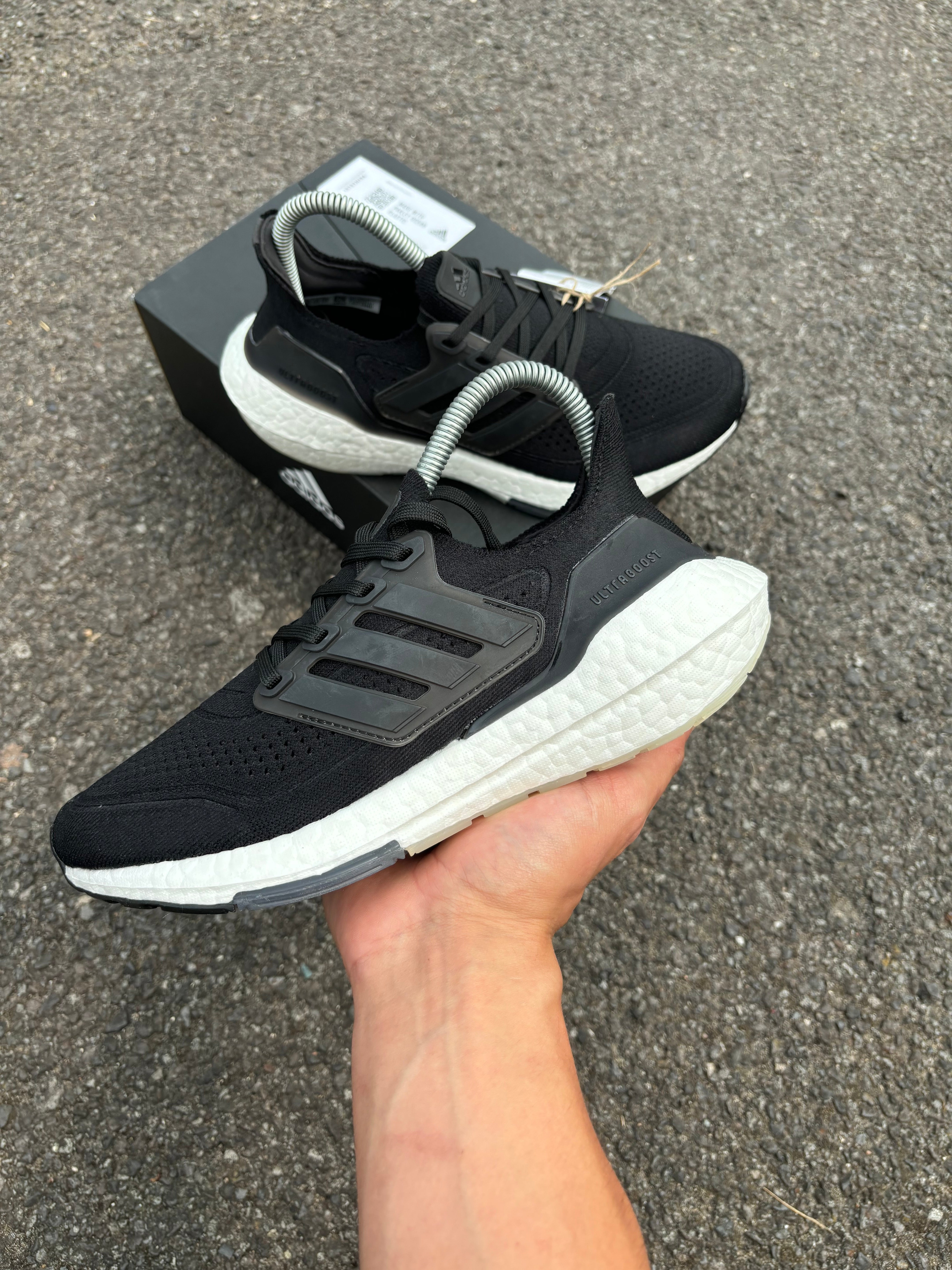 adidas ultra boost 21 black