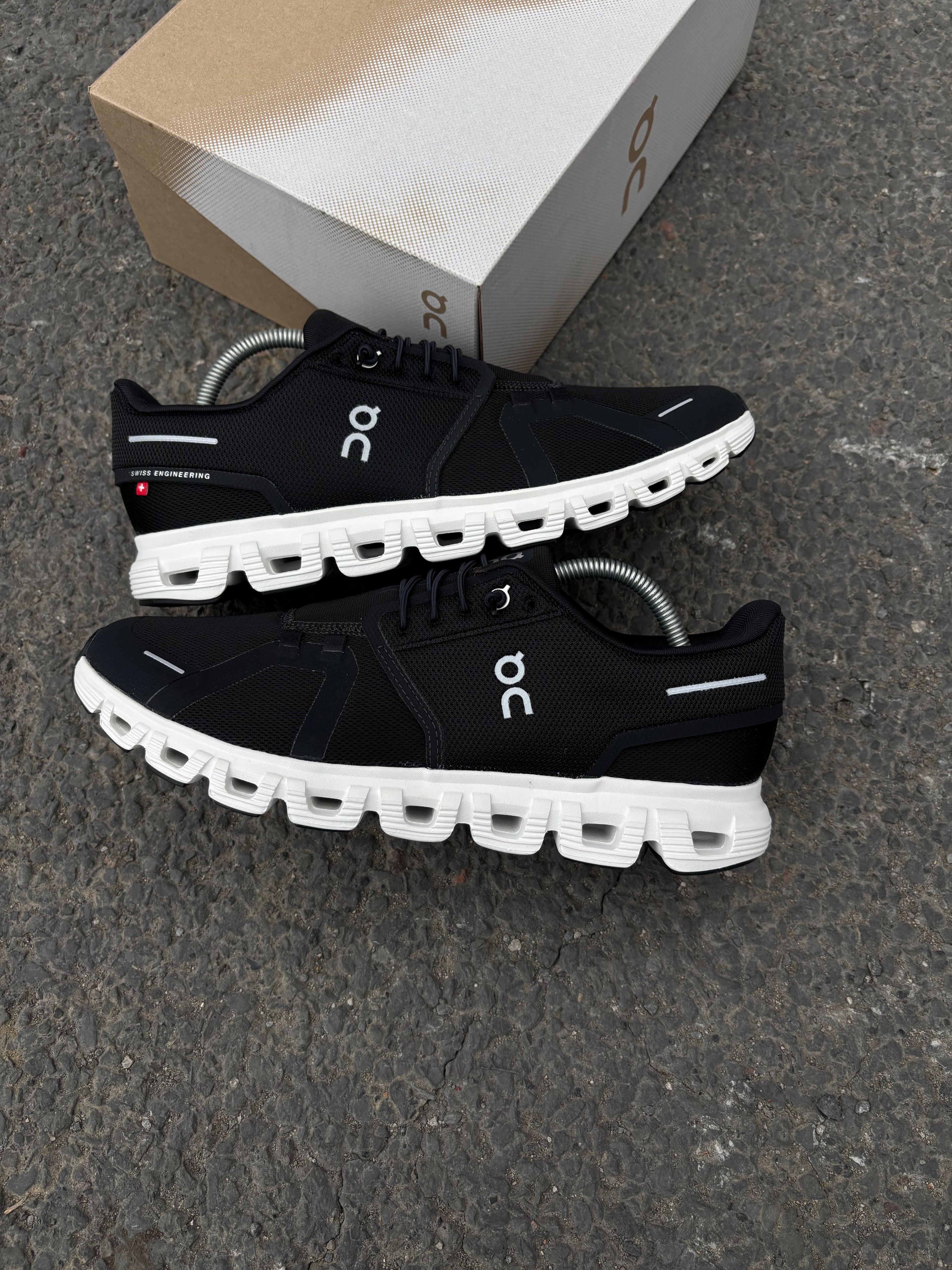 On Cloud 6 Black White