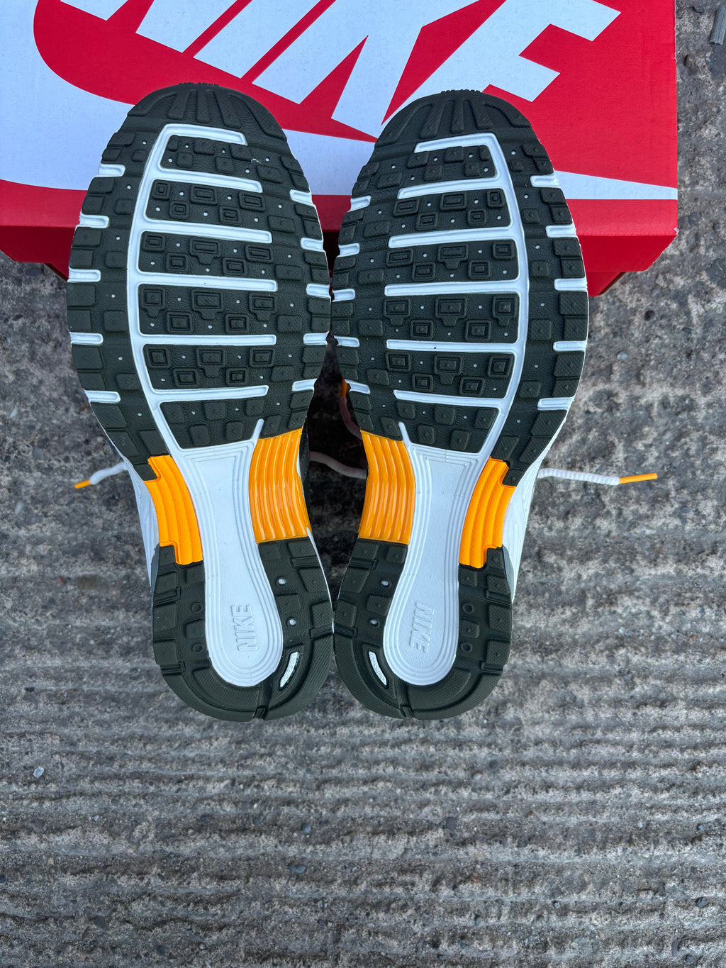 Nike P-6000 Light Army Cargo Khaki